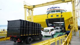 Suasana di Pelabuhan Penyeberangan Ketapang