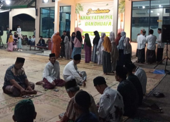
 Santunan Anak Yatim dan Dhuafa Warnai Pengajian Selapanan di Masjid Miftahul Jannah Borobudur