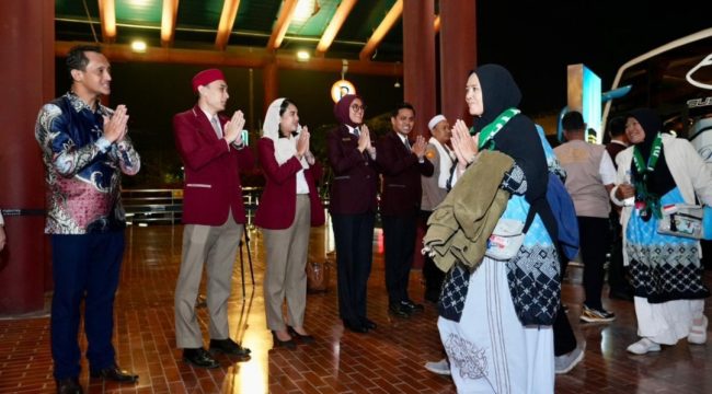 Jemaah umrah di Bandara Soetta