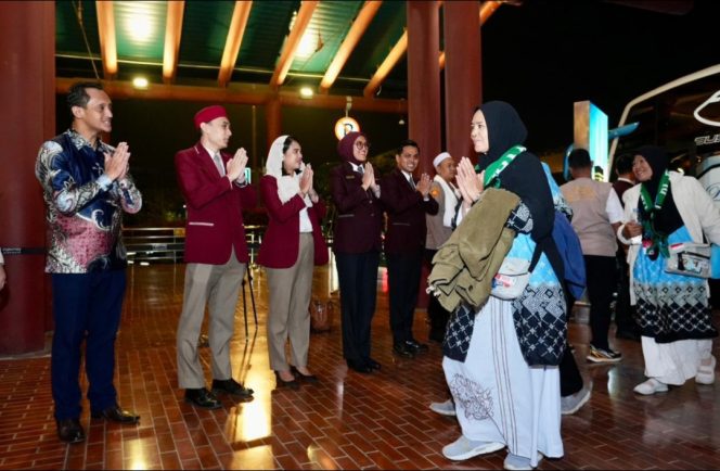 
 Jemaah umrah di Bandara Soetta