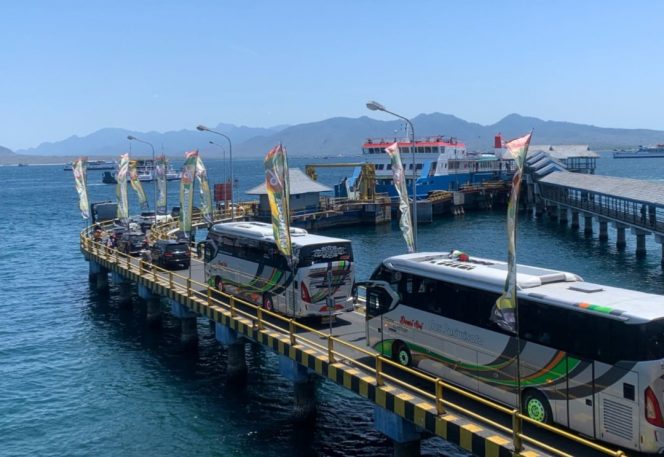 
 Suasana di Pelabuhan Ketapang