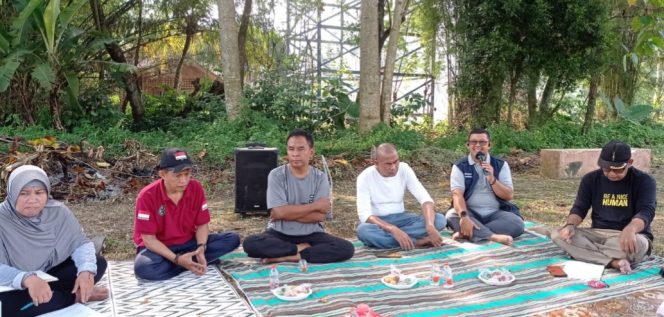 
 Mustawarah warga Griya Alam Sentul dan aparat setempat