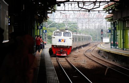Kereta Api. (Ist)