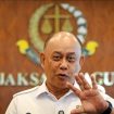 Kepala Badan Gizi Nasional (BGN) Dadan Hindayana menyampaikan keterangan kepada wartawan usai bertemu dengan Jaksa Agung ST Burhanuddin di Gedung Kejaksaan Agung, Jakarta, Selasa (17/3/2026). Foto: Aditya Pradana Putra/ANTARA FOTO