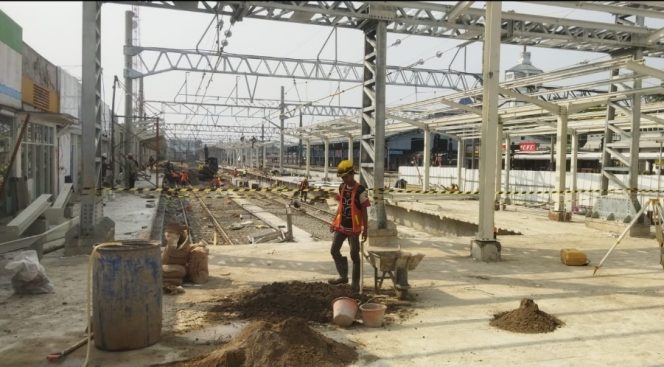 
 Progres Perpanjangan Peron Stasiun Bogor Capai 62,31 Persen