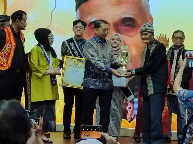 
 Penyair Gayo LK Ara Raih Anugerah Kepenyairan Adiluhung 2026