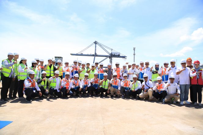 
 Ekspor Perdana dari Terminal Kijing Dimulai, Pelindo Perkuat Efisiensi Logistik dan Daya Saing Ekspor Kalimantan Barat