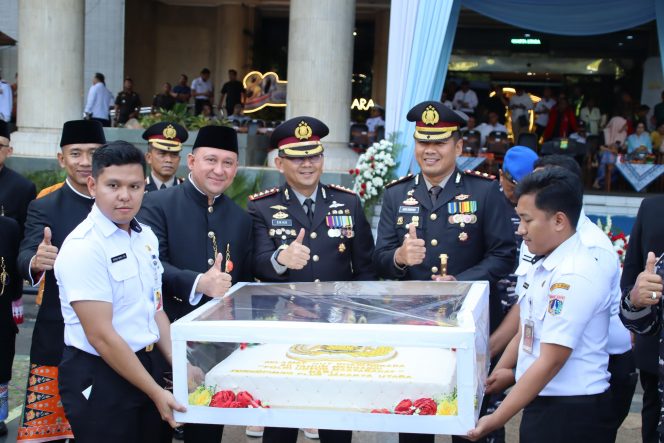 
 Upacara Hari Ke-80 Bhayangkara di Jakarta Utara Berlangsung Khidmat, Perkuat Sinergitas Polri Bersama TNI, Pemerintah, dan Masyarakat