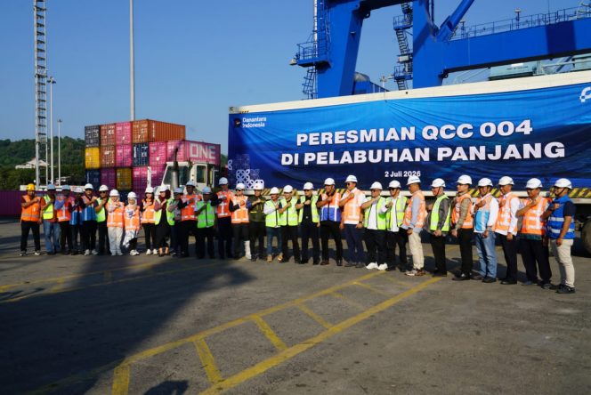 
 Pengoperasian QCC 004 Perkuat Daya Saing Pelabuhan Panjang sebagai Gerbang Logistik Sumatera