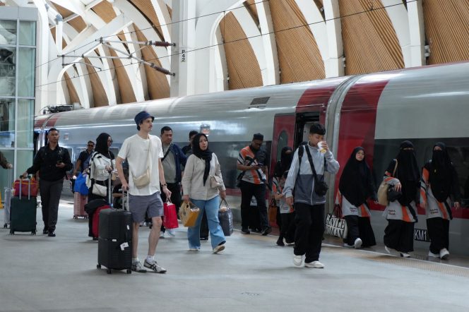 
 Ramainya WNA Naik Whoosh Sepanjang 2026, Malaysia Jadi Penumpang Terbanyak