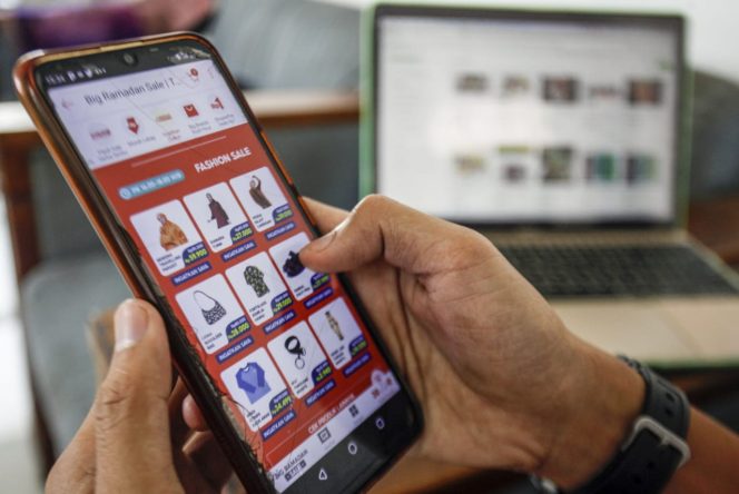 
 Pasar Paylater Meledak 37%, Pembatasan OJK Bayangi Risiko Gagal Bayar