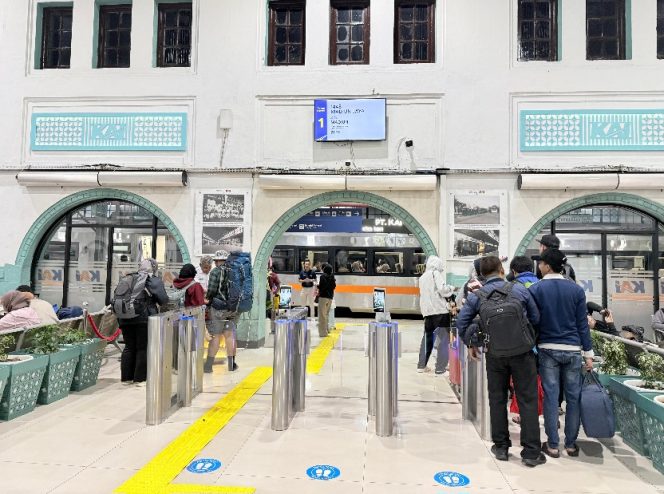 
 5,5 Juta Penumpang Kereta Api Pakai Face Recognition pada Semester I 2026, Hemat Kertas Setara 75 Pohon