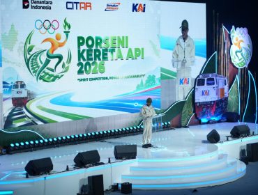 Direktur Utama KAI Bobby Rasyidin menyampaikan sambutan saat pembukaan Pekan Olahraga dan Seni (Porseni) Kereta Api 2026 di Yogyakarta, Selasa (14/7/2026). Ajang yang diikuti 1.632 peserta dari 17 kontingen KAI Group ini menjadi momentum mempererat kebersamaan, menjunjung sportivitas, serta memperkuat semangat keberlanjutan di lingkungan perkeretaapian Indonesia melalui tema
