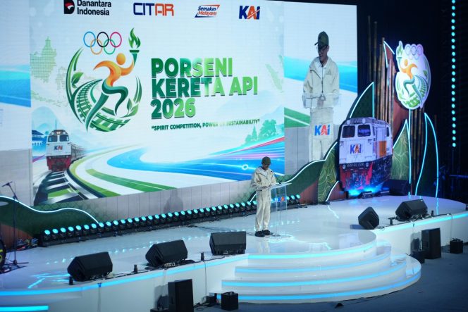 
 Direktur Utama KAI Bobby Rasyidin menyampaikan sambutan saat pembukaan Pekan Olahraga dan Seni (Porseni) Kereta Api 2026 di Yogyakarta, Selasa (14/7/2026). Ajang yang diikuti 1.632 peserta dari 17 kontingen KAI Group ini menjadi momentum mempererat kebersamaan, menjunjung sportivitas, serta memperkuat semangat keberlanjutan di lingkungan perkeretaapian Indonesia melalui tema 