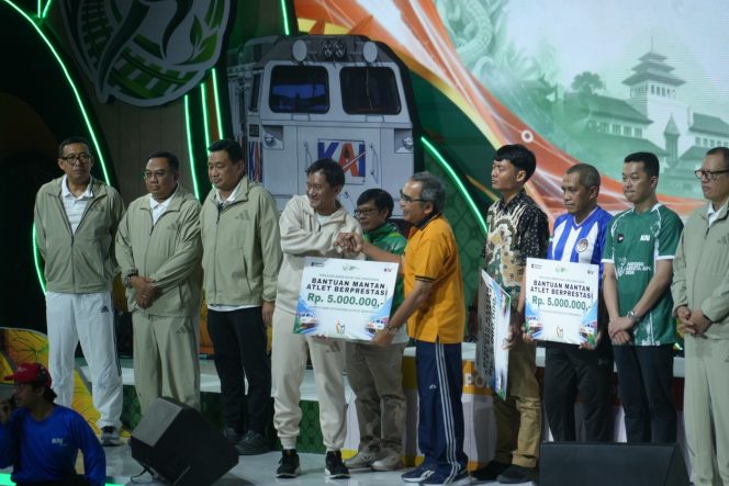 
 Sebanyak 1.674 atlet dan peserta seni dari 17 kontingen mengikuti sembilan cabang olahraga dan dua cabang seni; KAI menyerahkan santunan total Rp20 juta kepada empat mantan atlet.