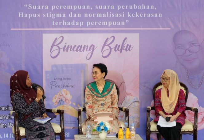 
 Anna Latuconsina Ajak Hentikan Normalisasi Kekerasan terhadap Perempuan Lewat Bincang Buku di Gedung Parlemen