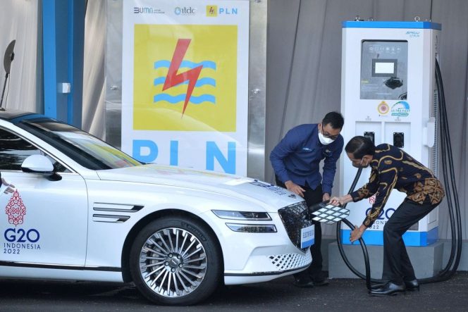 
 Survei Deloitte: 42% Konsumen Indonesia Minati Mobil Listrik, Penjualannya Malah Jalan di Tempat