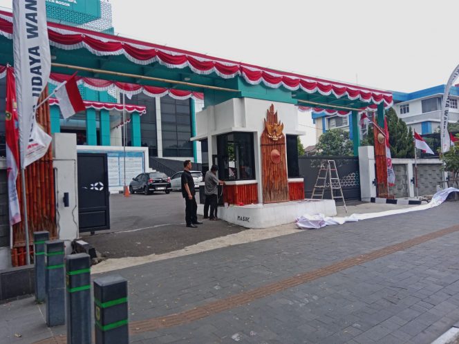 
 Sambut HUT RI Ke 81, Disdukcapil Cibinong Bersolek
