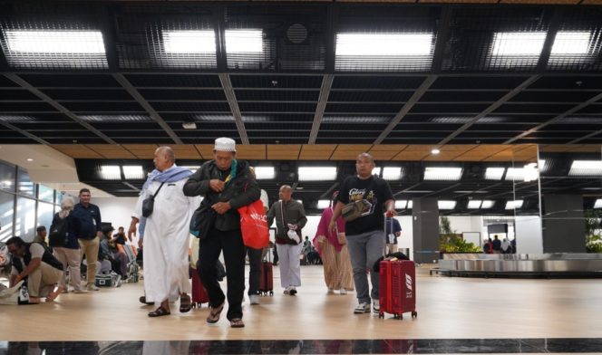 
 Jemaah umrah di Terminal 2F Bandara Soekarno-Hatta