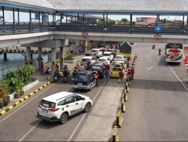 Suasana di angkutan Penyeberangan