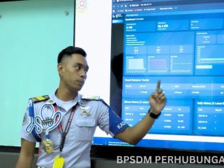 Salah satu taruna Poltekpel Surabaya