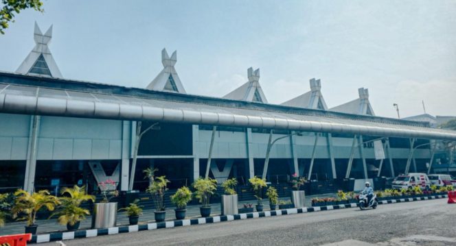 
 Bandara Husein Sastranegara
