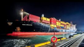 Kapal Petikemas di Pelabuhan Patimban