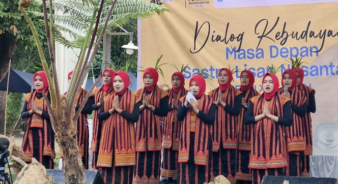 
 Tari Bines Gayo Lues Memukau Penonton pada PPN XIV Aceh di Temas River Park