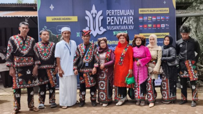 
 Sanggar Oloh Guwel Iringi Parade Puisi 14 Negara pada PPN XIV Aceh di Aceh Tengah