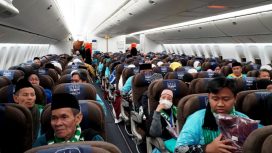 Jemaah haji dengan pesawat Garuda Indonesia