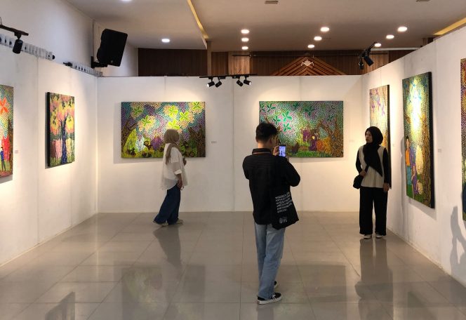 
 20 Karya Lukis Dekoratif Anni Kholilah  Dipamerkan di Museum Aceh, Diharapkan Menjadi Inspirasi Kebangkitan Seni Rupa Aceh