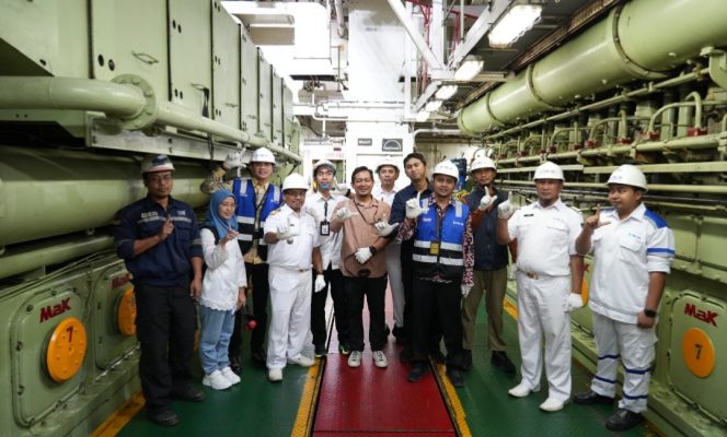 
 Tim KPK saat mengunjungi Kapal PELNI di Pelabuhan Tanjung Priok