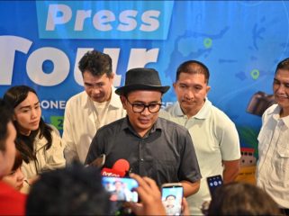 Dirut ASDP (tengah)