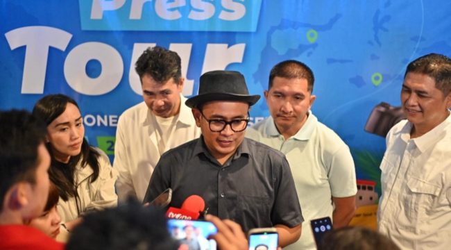 Dirut ASDP (tengah)