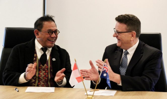 
 Dirut AirNav Indonesia dan perwakilan Airservices Australia
