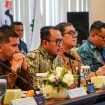 Dirut ASDP (tengah) saat menerima audensi