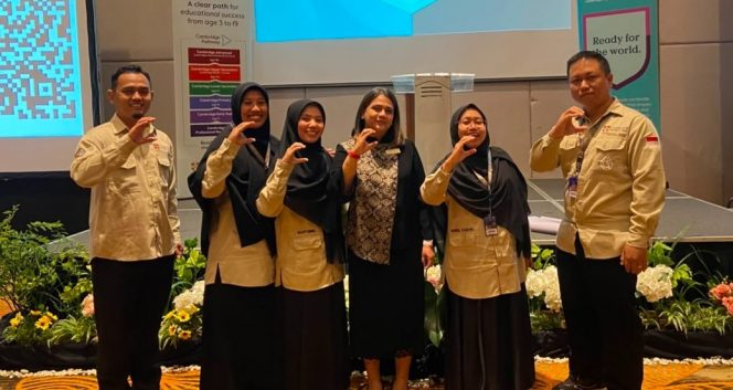 
 Guru dan Kepala SMP MBS Zam-Zam Cilongok Ikuti Pelatihan Cambridge, Siapkan Implementasi Future Ready Education