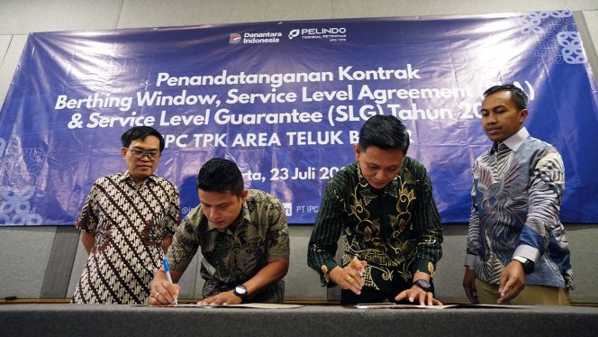 
 Optimalkan Produktivitas Bongkar Muat, IPC TPK Teluk Bayur Teken Kontrak Pelayanan dengan Empat Mitra Pelayaran