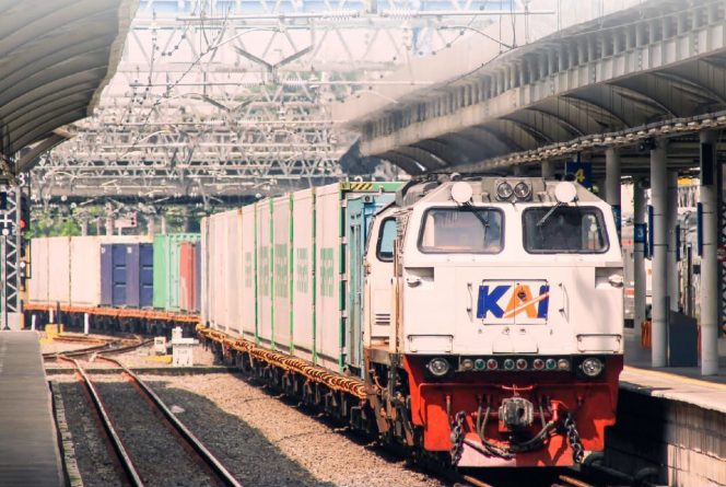 
 Angkutan Petikemas KAI Tumbuh 20,28 Persen, Capai 3,43 Juta Ton hingga Juli 2026