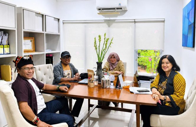 
 Putra Gara, Salman Yoga dan Neno Warisman Bahas Masa Depan Sastra Lisan Gayo di FIB UI Bersama Prof. Lily