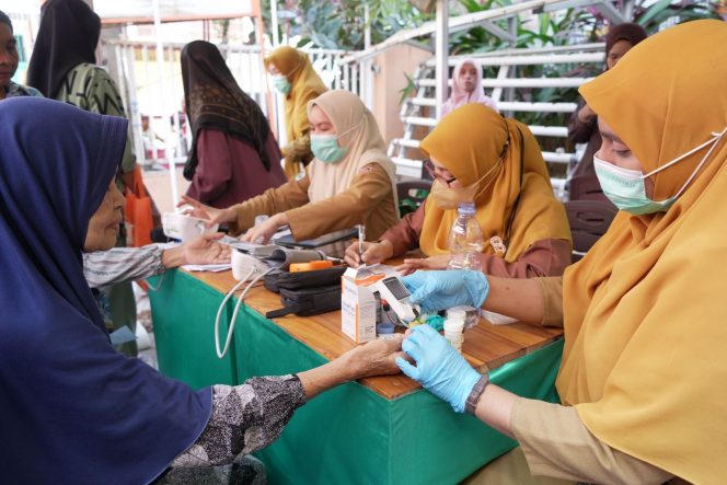 
 Sambut HUT Ke-81 RI, Pelindo Beri Layanan Kesehatan Gratis bagi 200 Warga Kecamatan Wajo