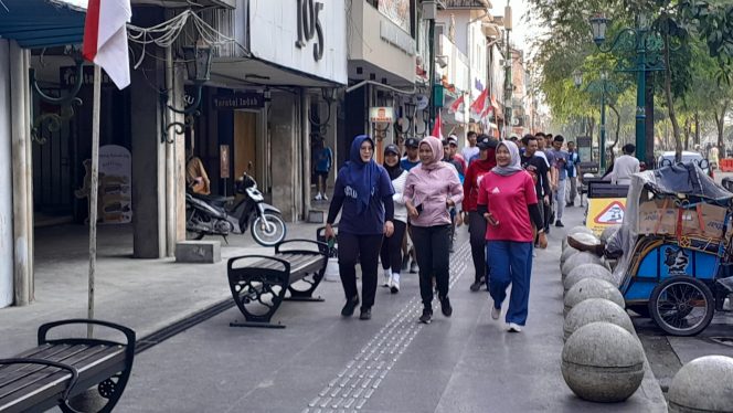 
 Meriahkan Hari Kemerdekaan RI, KAI Services Regional 6 Yogyakarta Gelar Fun Walk