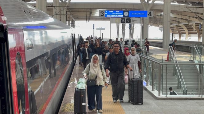
 Libur Panjang HUT RI, Penumpang Whoosh Tembus 45.889 Orang dalam Dua Hari