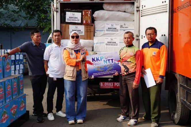 
 KKP Intensifkan Bantuan untuk Korban Gempa NTT, Donasi Terkumpul Rp920 Juta
