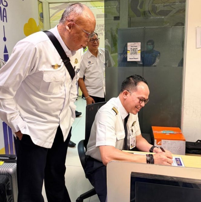 
 Kemenhub Gelar Tes Narkoba Personel Penerbangan di Bandara Soekarno-Hatta