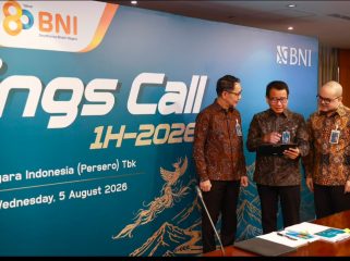 Direktur Risk Management BNI David Pirzada  Direktur Utama BNI Putrama Wahju Setyawan Direktur Finance & Strategy BNI Hussein Paolo Kartadjoemena
