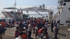 KN Masalembo turut evakuasi penumpang KM Mutiara Sentosa II