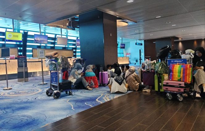 
 22 Penumpang Scoot Tujuan Padang Terlantar di Bandara Changi, Klaim Rugi Lebih dari Rp110 Juta