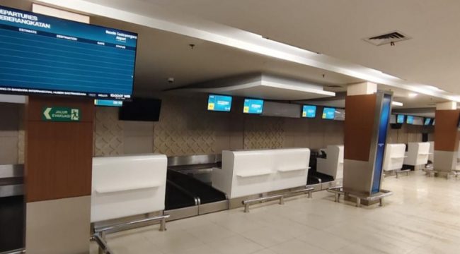 Konter Check in Bandara Husein
