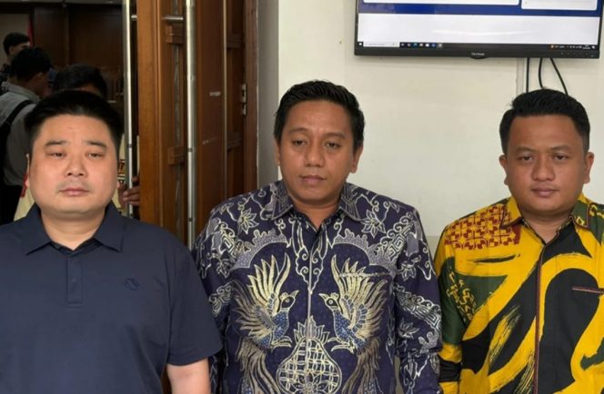 
 Perwakilan karyawan dan Kuasa Hukum PT DKI